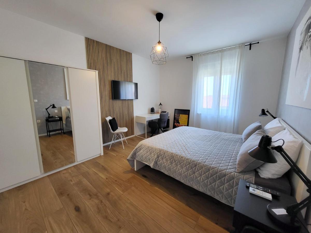Central Rooms Šibenik Екстериор снимка