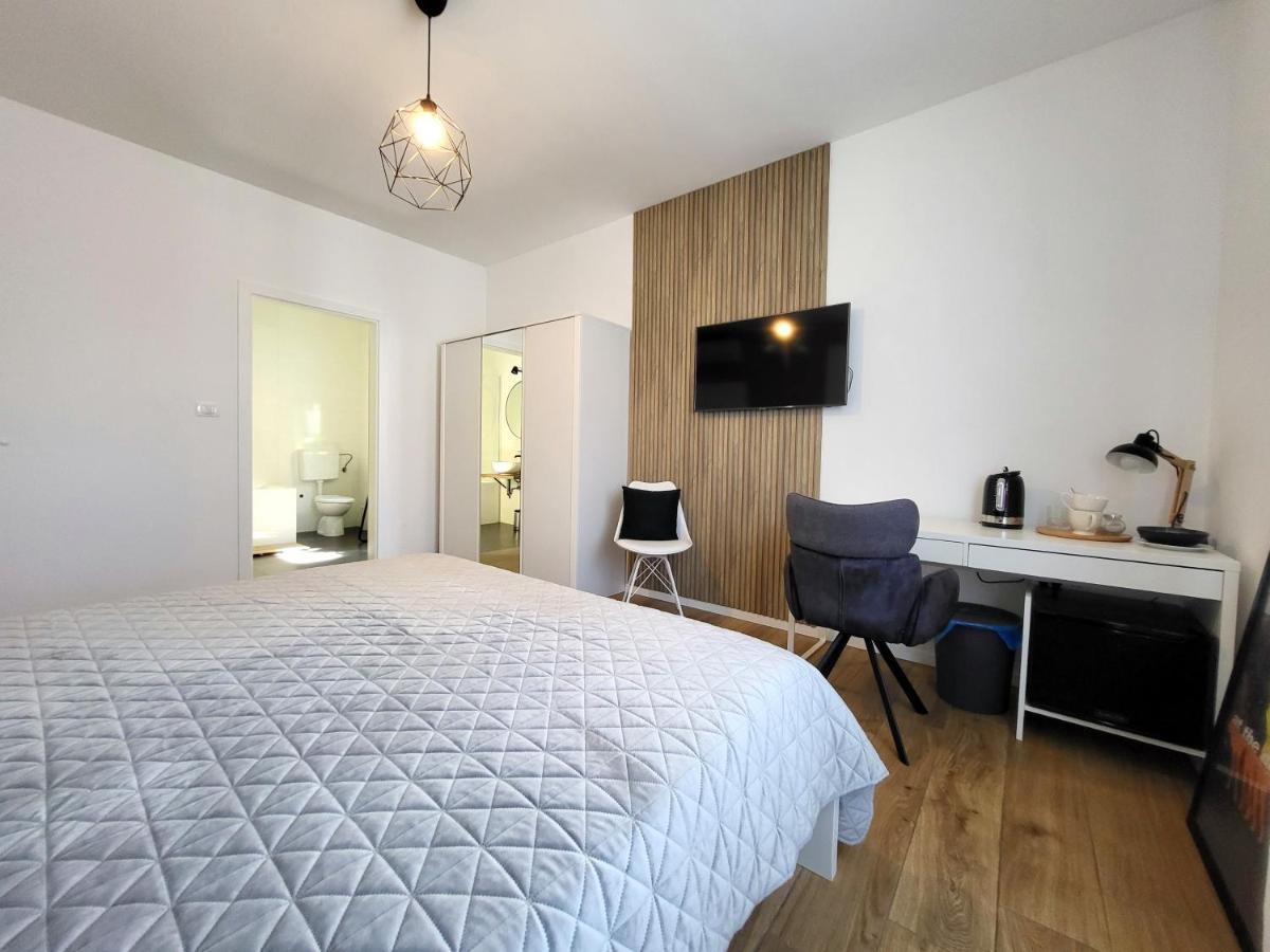 Central Rooms Šibenik Екстериор снимка